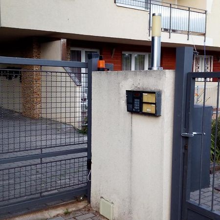 דירות באלאטונפורד Cool & Pool Apartman מראה חיצוני תמונה