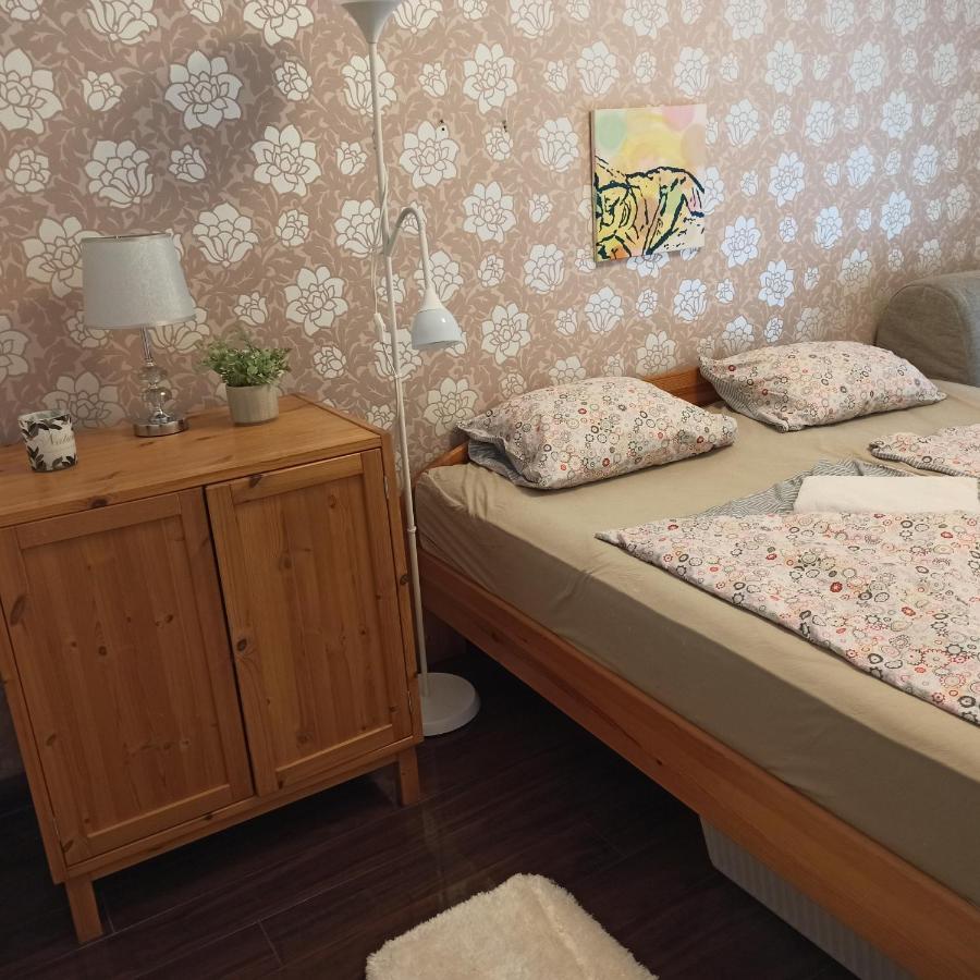דירות באלאטונפורד Cool & Pool Apartman מראה חיצוני תמונה