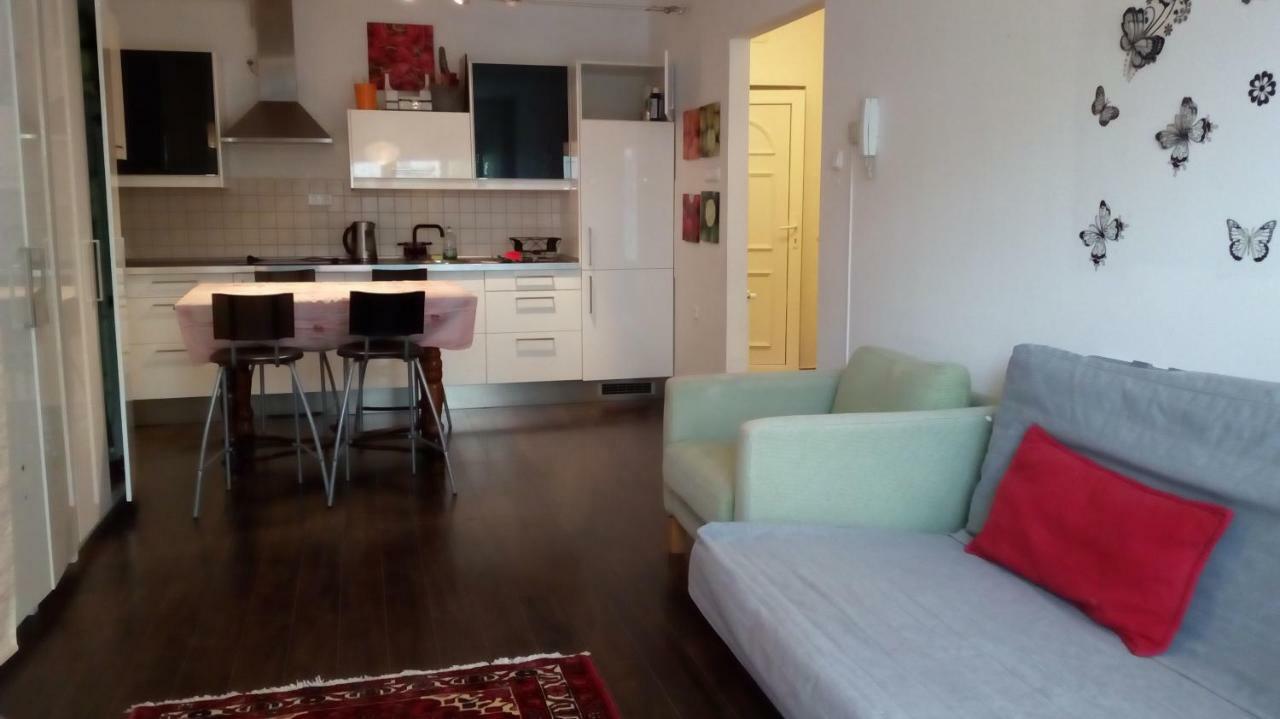 דירות באלאטונפורד Cool & Pool Apartman מראה חיצוני תמונה